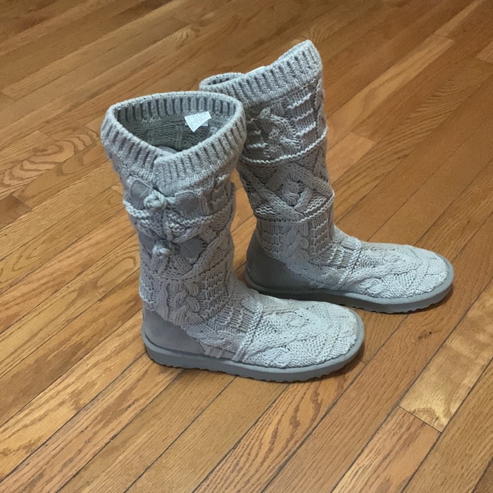 UGG BOOTS